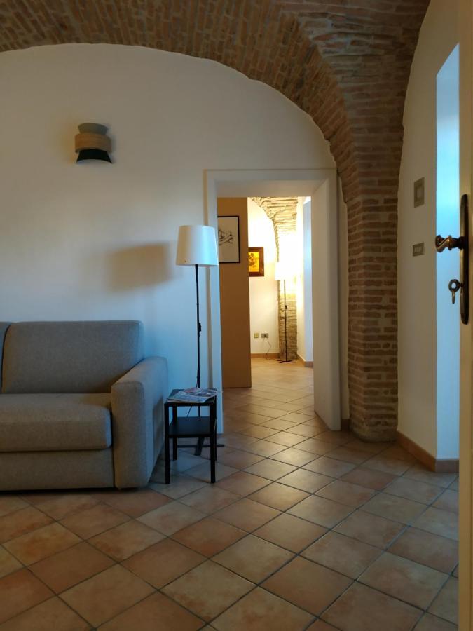 Bed And Breakfast In Piazza Orazio Venosa Exterior foto